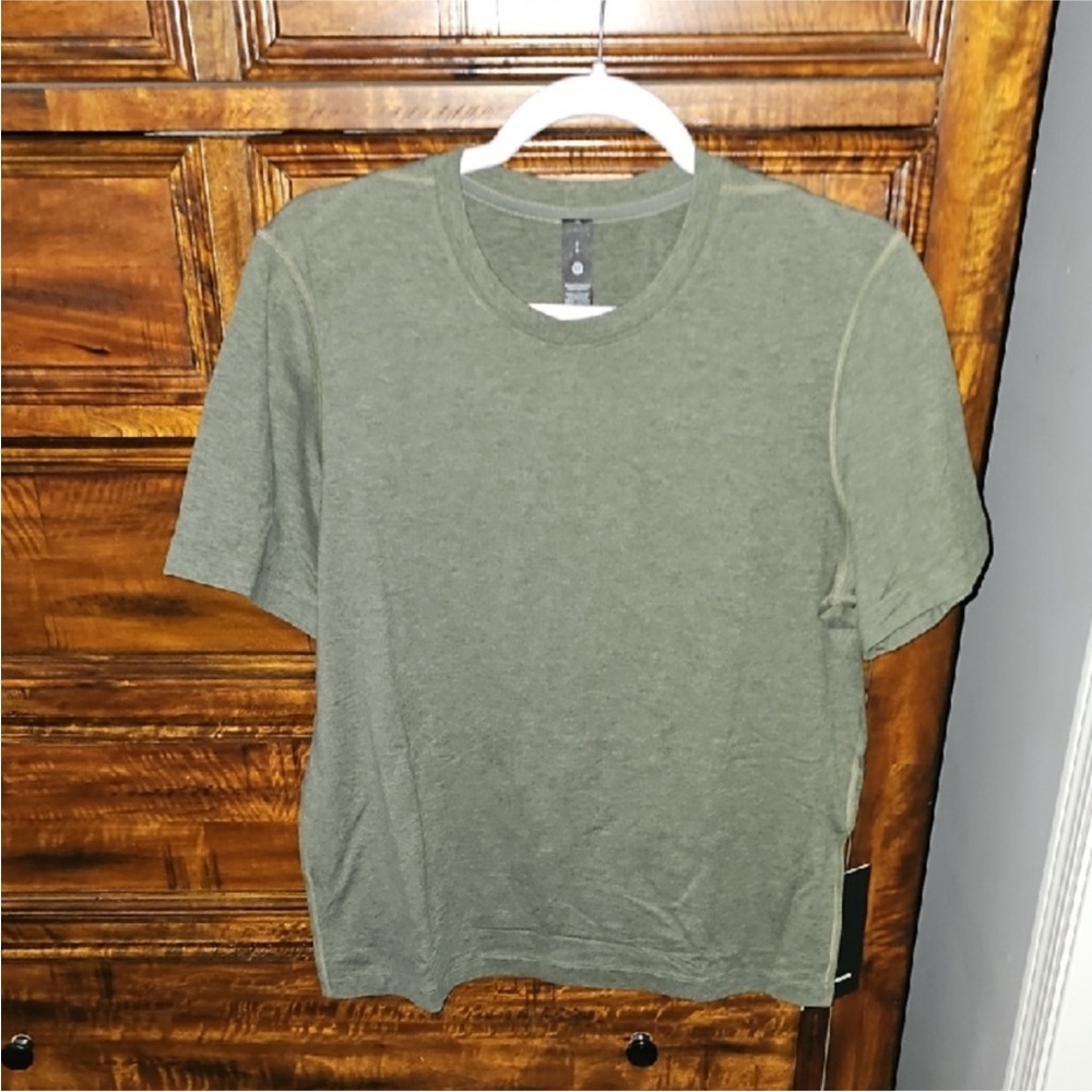 Lululemon Soft Jersey Short Sleeve Relaxed Fit Sz Small Mens HTPD/HBYL Nwts